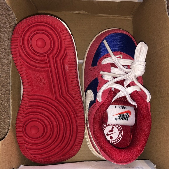 Toddler Nikes - Picture 2 of 2
